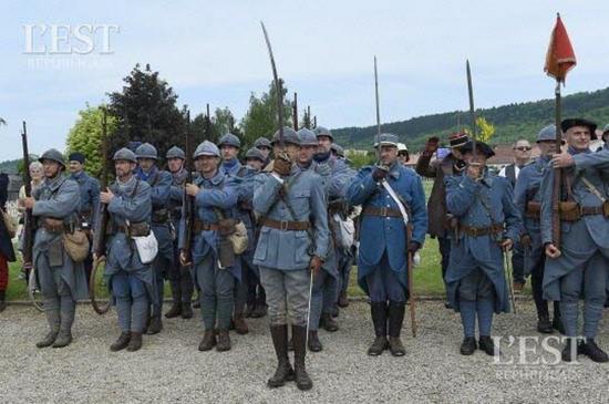 Ceremonies du centenaire ceremonie pour les 7 soldats inconnus 1464440075 copier